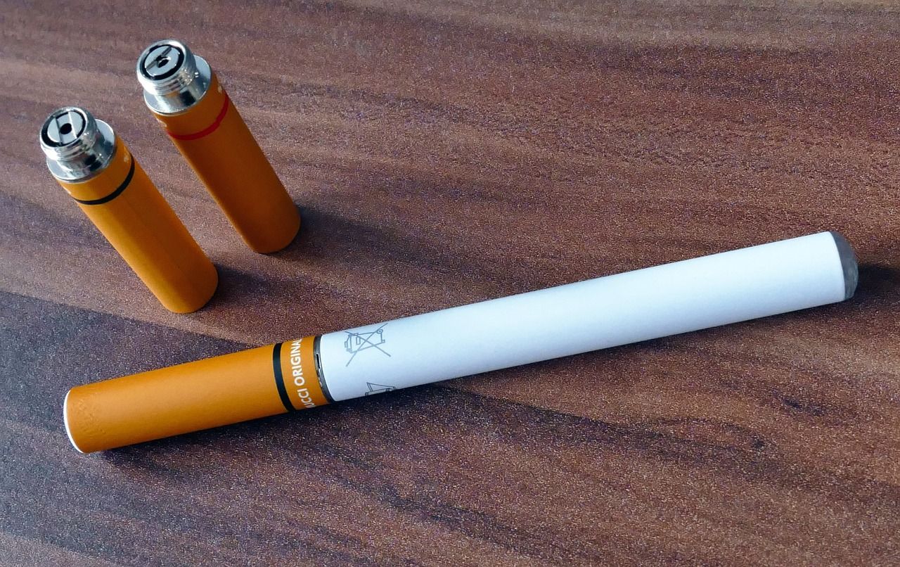 E-papierosy czy papierosy tradycyjne – co jest zdrowsze?