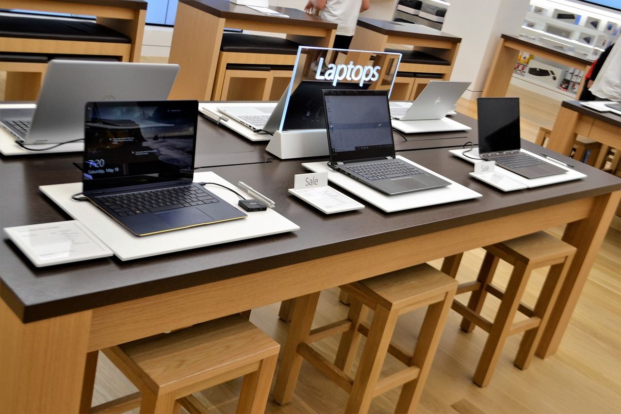Na jakie parametry zwracać uwagę przy zakupie laptopa?