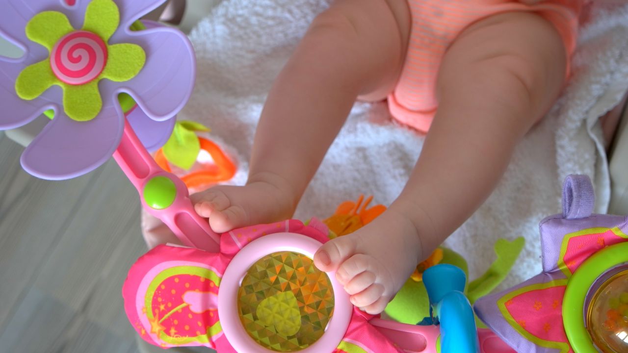 Wpływ zabawek sensorycznych na rozwój dziecka