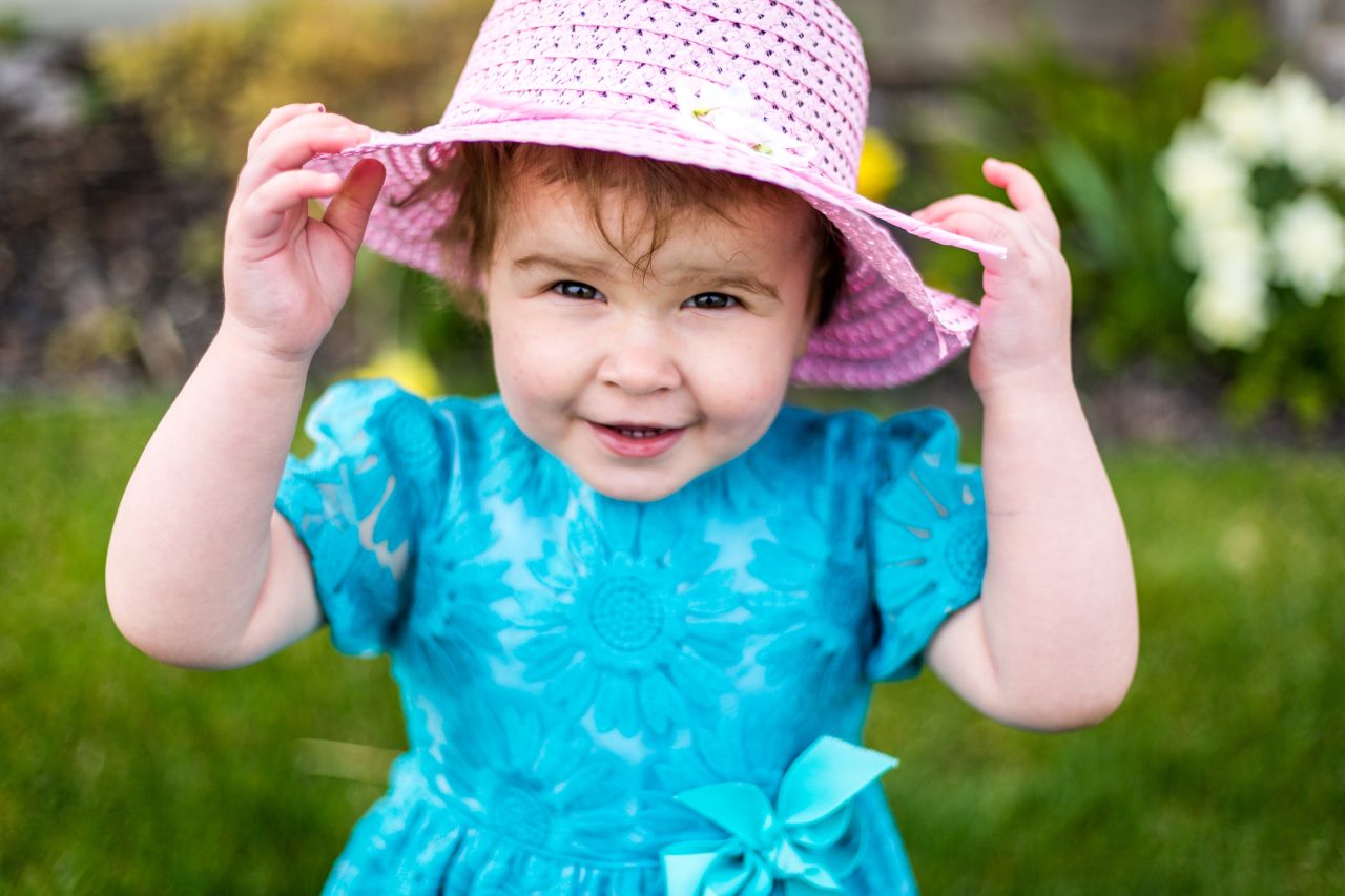 Na jakie elementy zwrócić uwagę przy zakupie czapki dla swojego dziecka?
