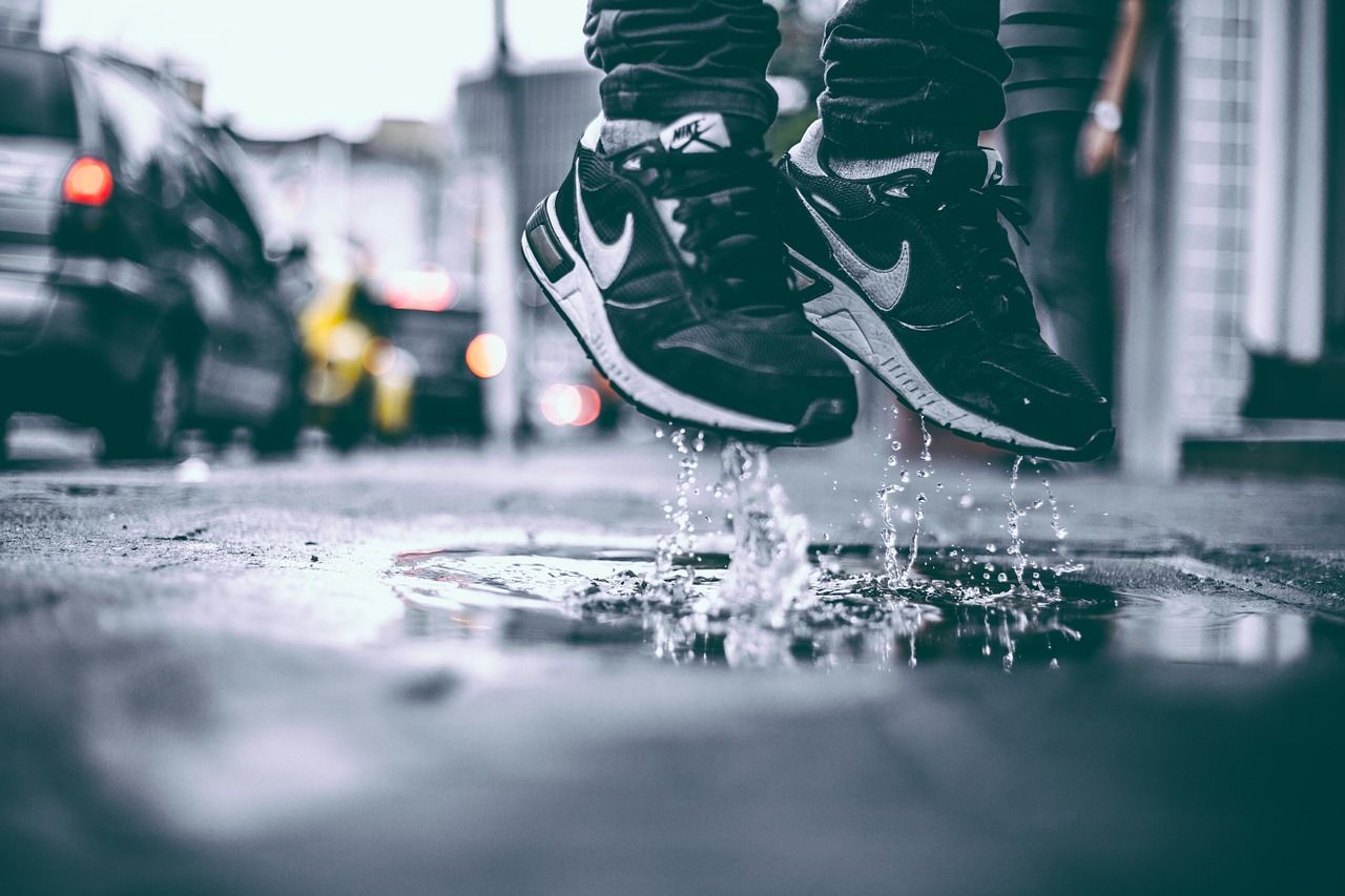 Buty wodoodporne – Dlaczego są tak ważne?
