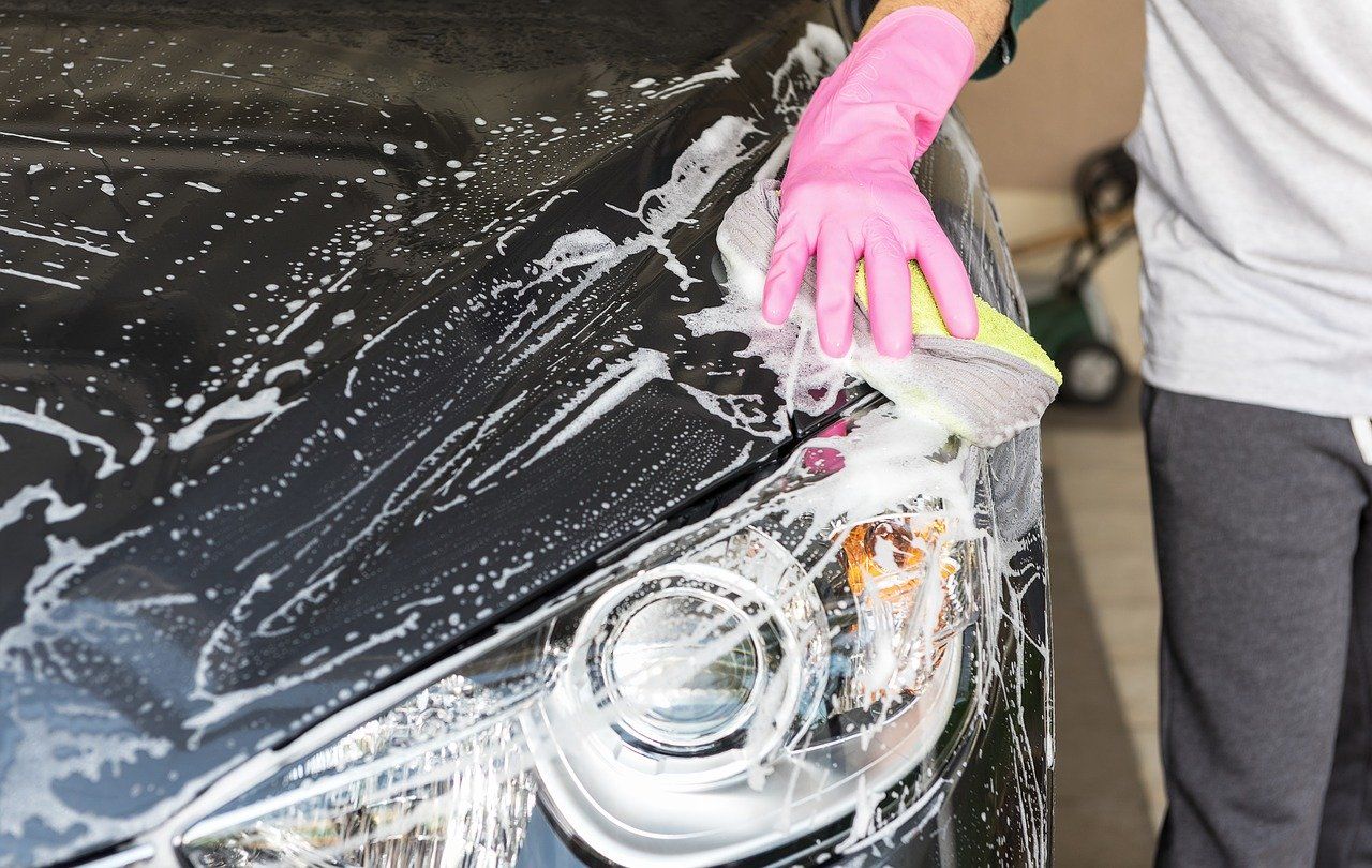Płyn do mycia samochodu – co warto wiedzieć?